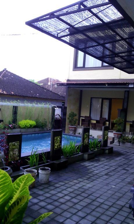 Taxa Uma Hotel Kuta  Exterior photo