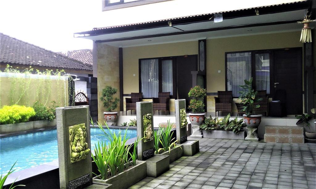 Taxa Uma Hotel Kuta  Exterior photo