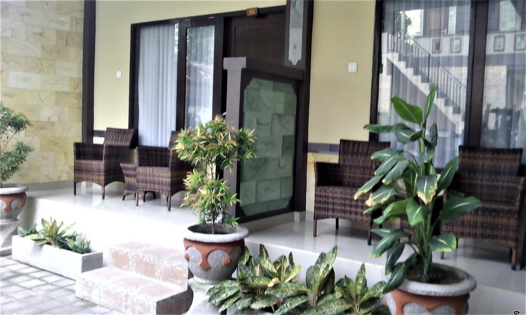 Taxa Uma Hotel Kuta  Exterior photo