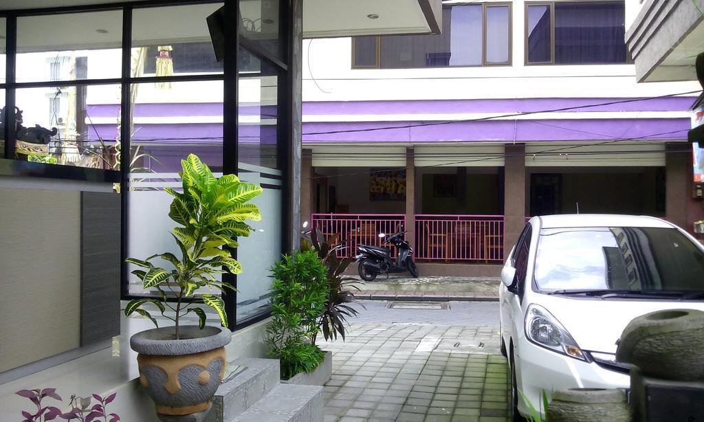 Taxa Uma Hotel Kuta  Exterior photo